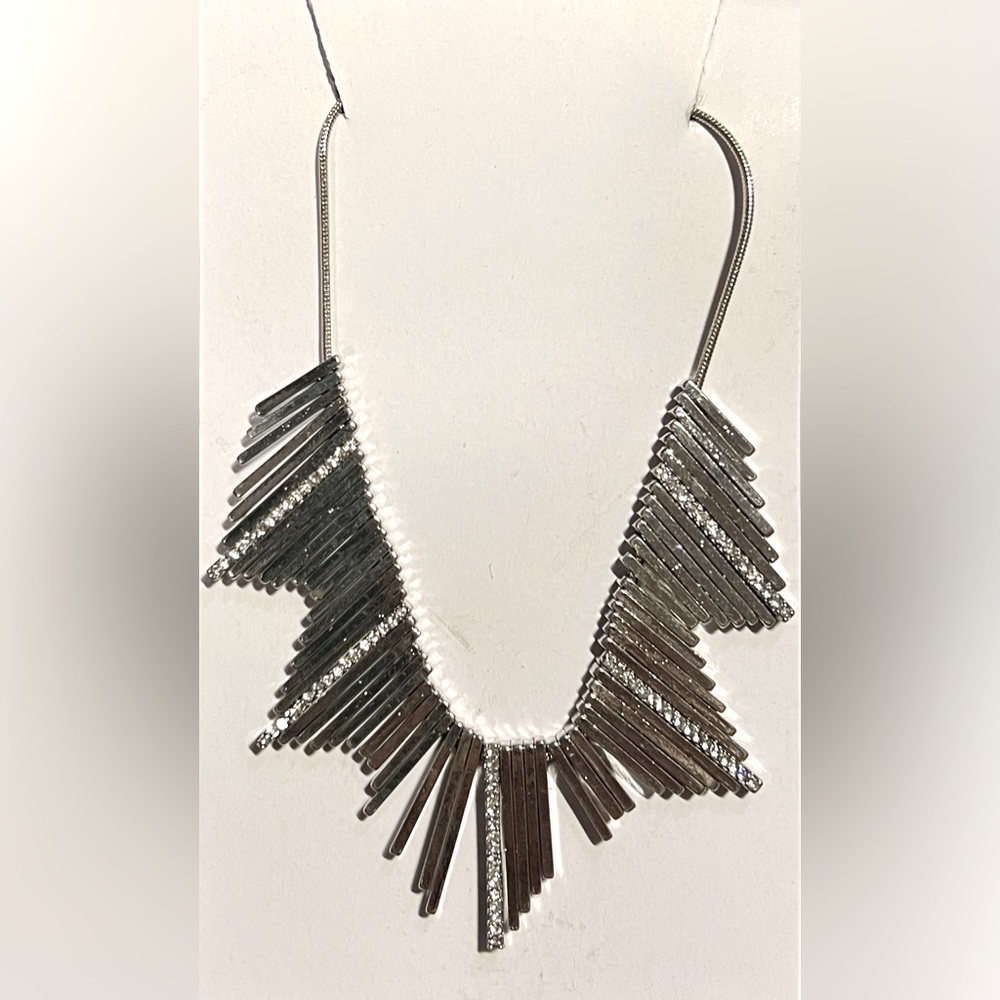 Bay to Baubles 17” silver necklace and tassel style silver bars pendant
